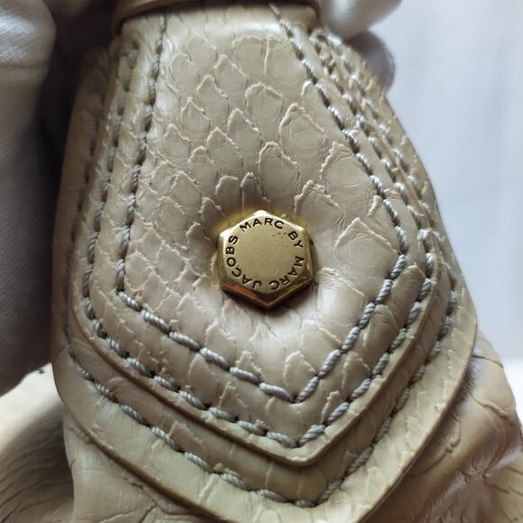 Marc by Marc Jacobs Hillier Beige Leather Snakeskin Embossed Shoulder Bag - Picture 5 of 16